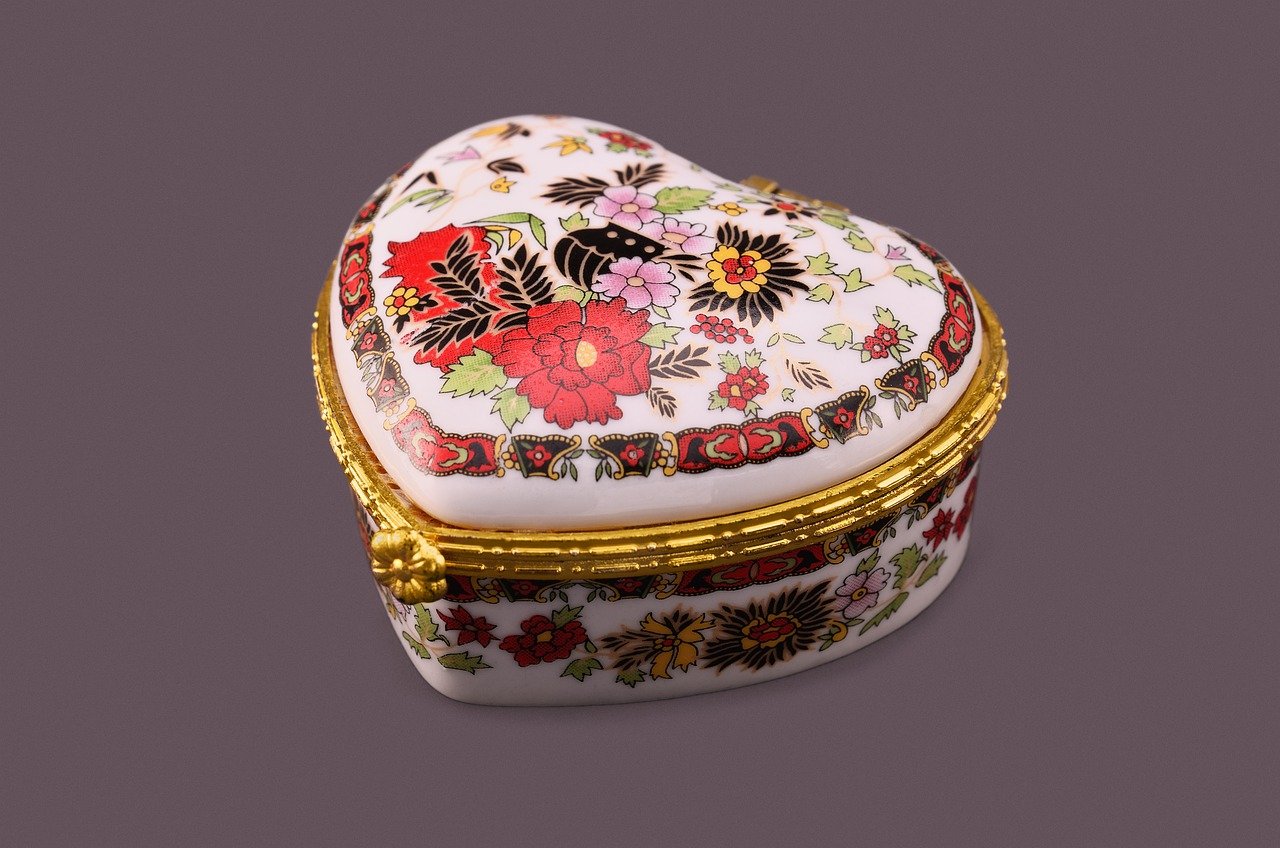 A heart shaped Jewelry antic gift box.